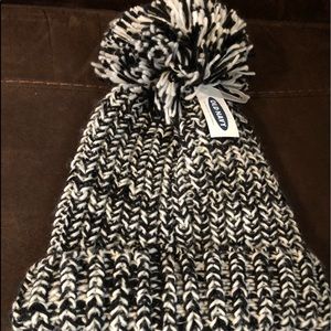 Old Navy Winter Knit Hat With Pom Pom Beanie.